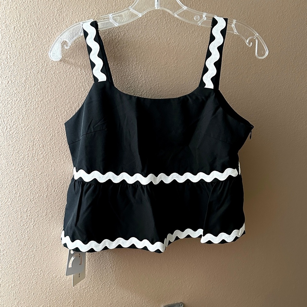 NWT Commense Contrast Binding Peplum Cami Top - Picture 2 of 9